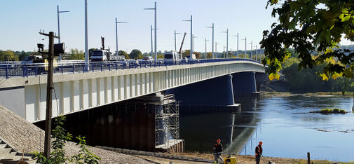 Die Arbeiten an den Brückenkappen der Panemunes-Brücke waren wegen der kalten Temperaturen eine Herausforderung, die aber mit Bravour gemeistert wurde.