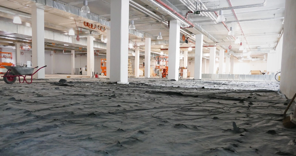 Mit Powerscreed rapid konnten Höchstleistungen beim Estricheinbau im FitX-Studio in Berlin erzielt werden.