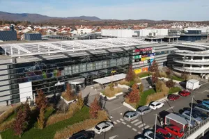 Luftaufnahme des neuen Eingangsbereichs der Garden Mall
