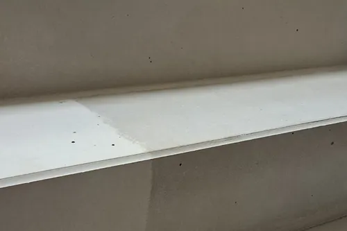Durch die Versiegelung mit MC-Floor Finish AC wird die Fleckenbeständigkeit mineralischer Untergründe deutlich erhöht.