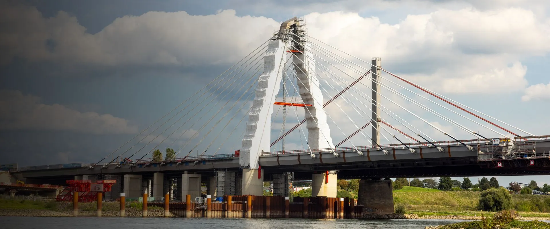 Referenz - Erste neue Leverkusener Rheinbrücke eröffnet