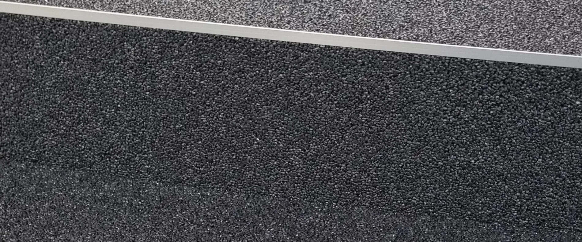 MC-DUR TopSpeed StoneCarpet ist der dekorative und drainagefähige Steinteppich der MC-Bauchemie.