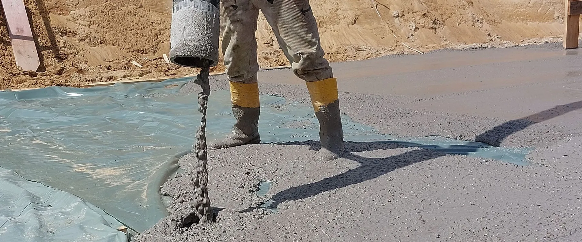 Zementfreier Beton auf einer Baustelle im Einsatz