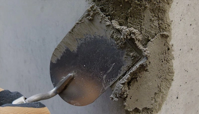  - Zementärer Feinspachtel zur Reparatur von Estrich- und Betonböden
