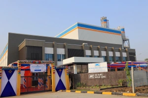 Ansicht des neuen Fabrikgebäudes der MC-Bauchemie India in Halol. 